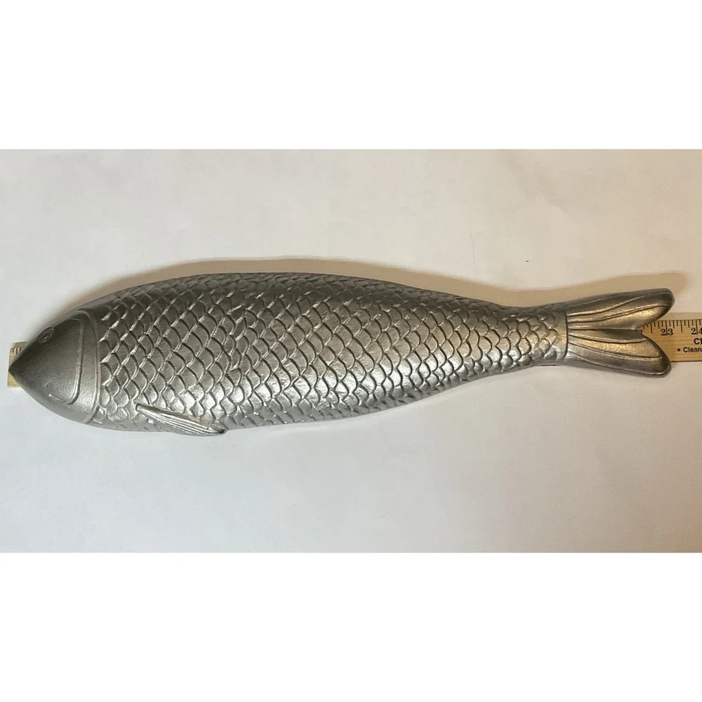 Fish Wall Decor Cast Metal 5.75'' x 23.25‎ x 1.25''(14.6cm x 59.1cm x 3.1cm)